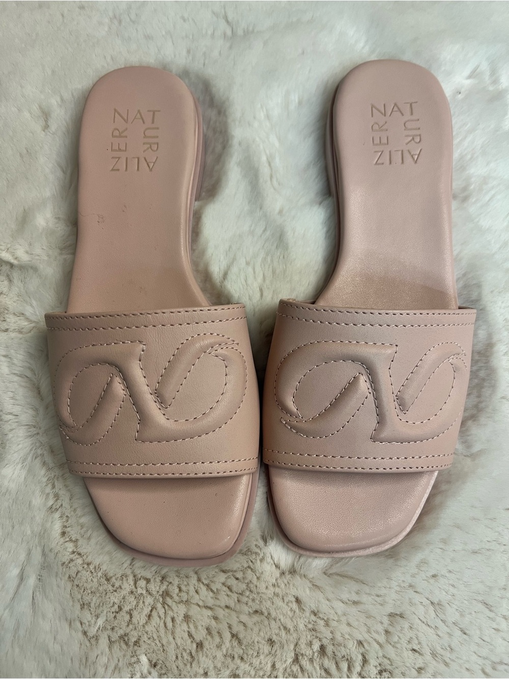 Naturalizer Women's Genevieve Slide Sandals Leather pink.